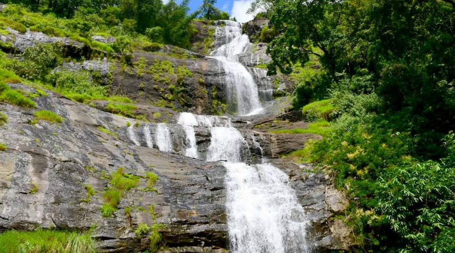 lamiya bay waterfall in andaman